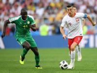 包含莱万多夫斯基回归赛场，关键助攻首场状态亮眼，C9观众沸腾！的词条