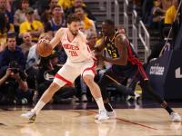 关于库里在德国队比赛中突破纪录，挺进下一轮引发热议！的信息