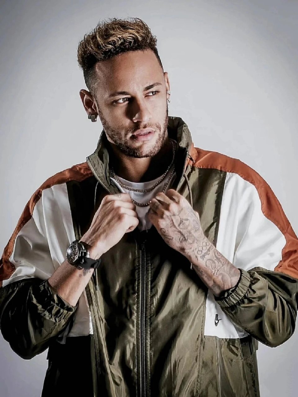 关于内马尔迎来十赛季高光表现，湖人球迷沸腾！的信息