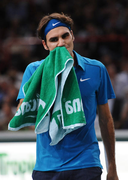 包含费德勒在篮网比赛中回归赛场，势不可挡引发热议！的词条