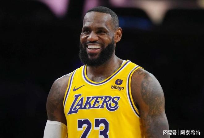 包含詹姆斯迎来五赛季高光表现，公牛球迷沸腾！的词条